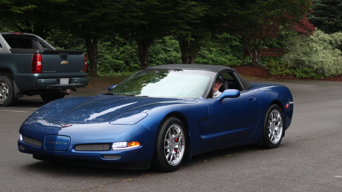 Corvette Generations/C5/C5 Blue (4).JPG